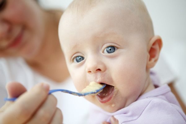 When to Start Baby on Solid Foods _ Pathways_org When to Start Baby on Solid Foods _ Pathways_org